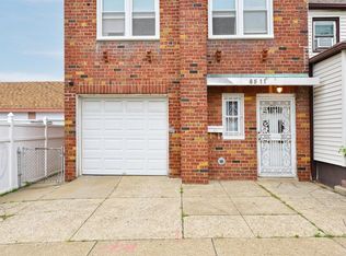 6511 Clinton Ave, Maspeth, NY 11378