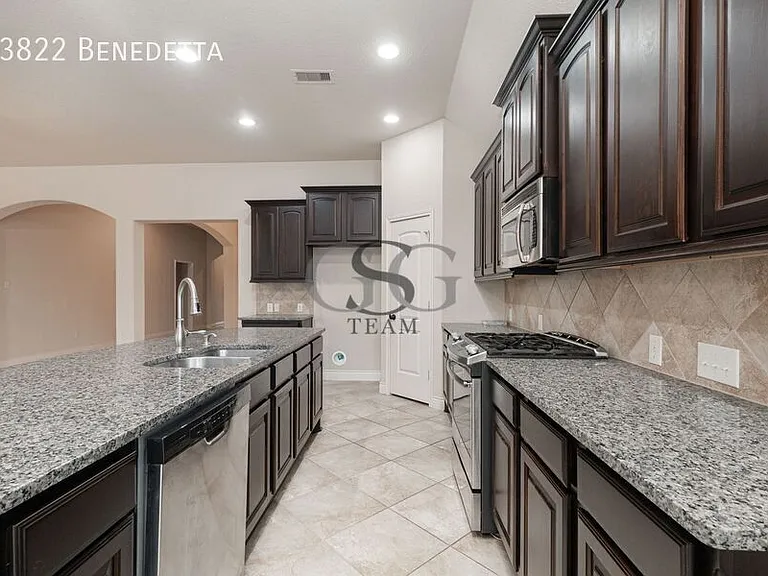 13822 Benedetta — Photo 12