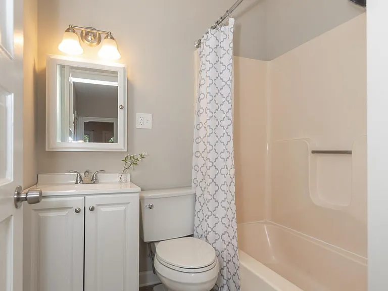 2057 Fairview Ave #A — Photo 10