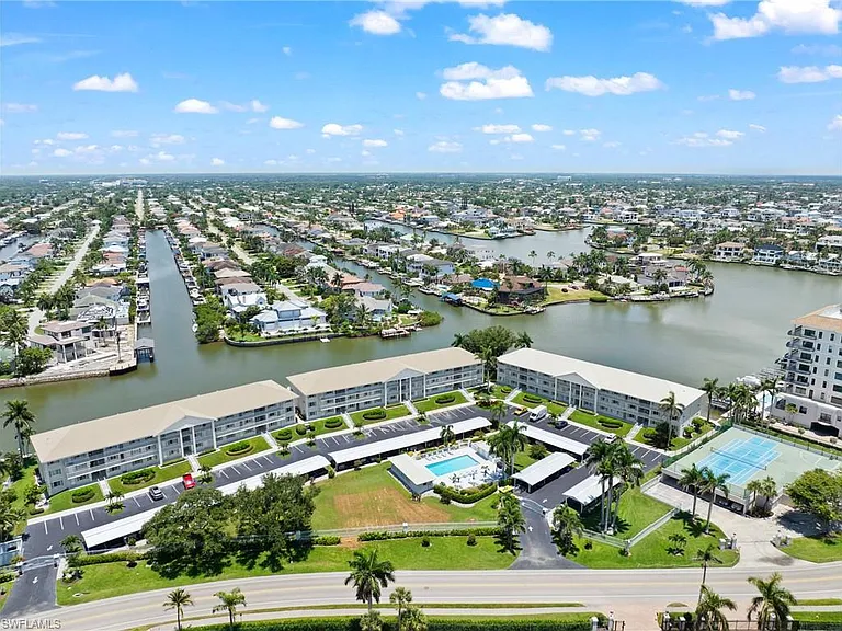10684 Gulf Shore Dr #205 — Photo 32