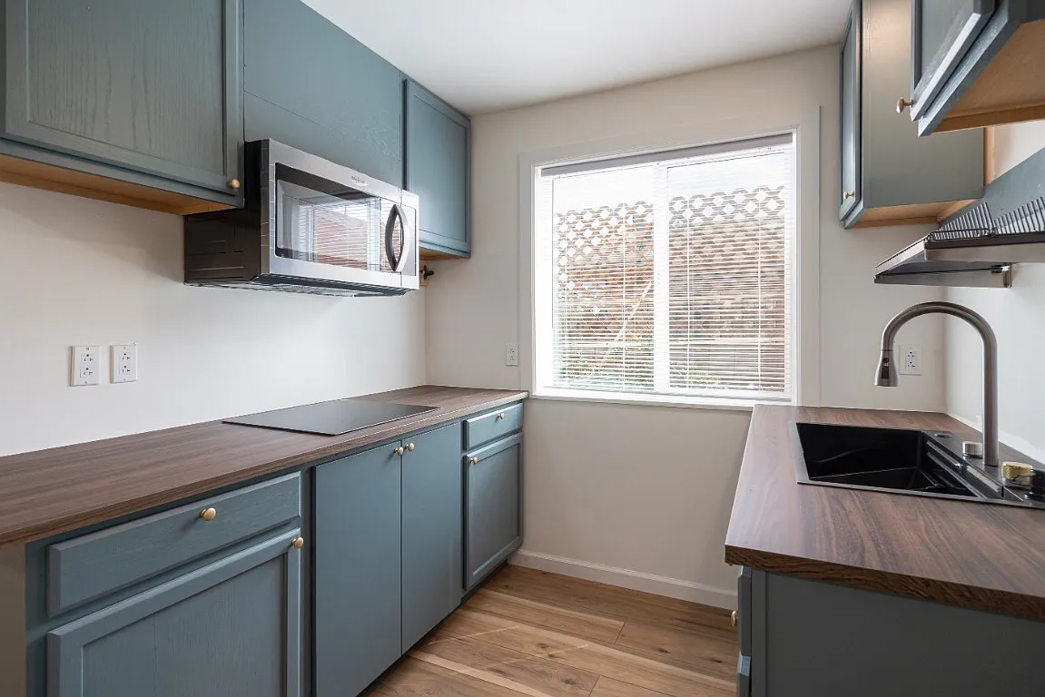 3 bed, $1,200 — Photo 3