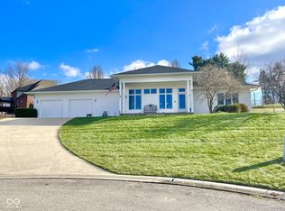 8600 Beacon Hill Dr, Seymour, IN 47274