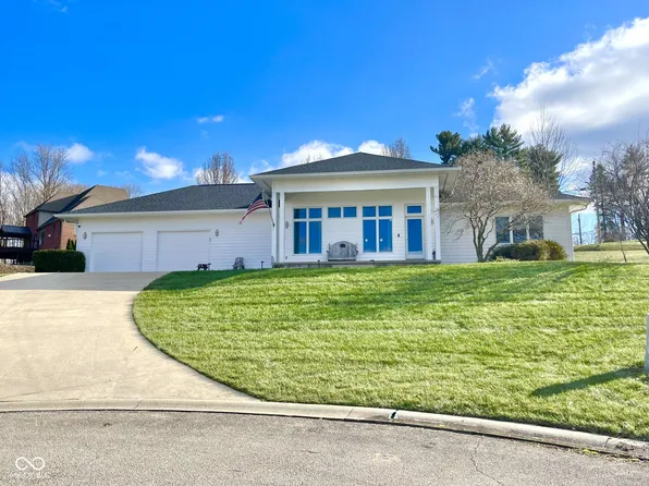 8600 Beacon Hill Dr, Seymour, IN 47274