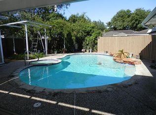 9715 Oasis Dr, Houston, TX 77096