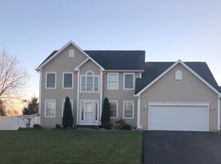 101 Barberry Ln, Alden, NY 14004