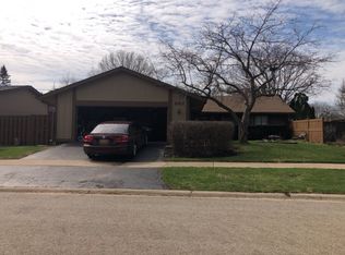 567 Glacier Trl, Roselle, IL