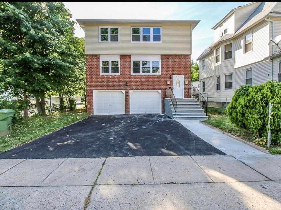 Front right garage 1st floor