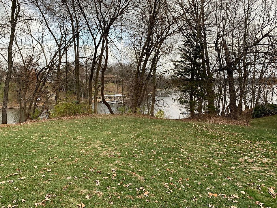 1st image of 310 Holiday Dr