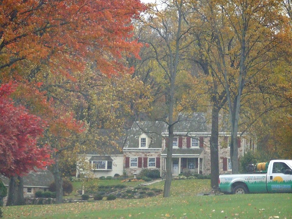 2nd image of 602 Brainerd Pl