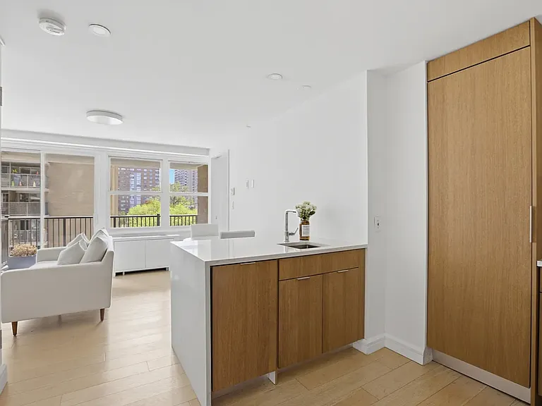 175 W 95th St #8H — Photo 3