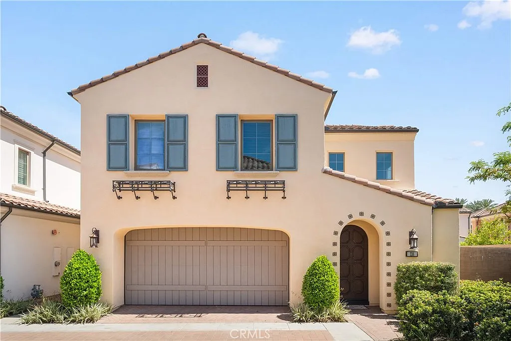 3 bed, 2.5 bath, 2087 sqft, $6,199 — Photo 1