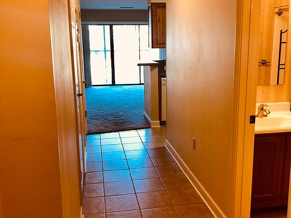 3rd image of 207 Westlake Ct #207