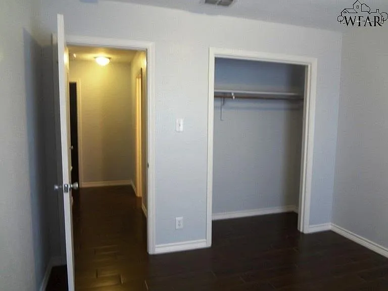 4714 Lois Ln — Photo 8