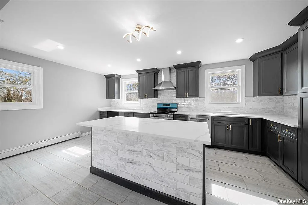 3 bed, 1.0 bath, 1000 sqft, $3,700 — Photo 4