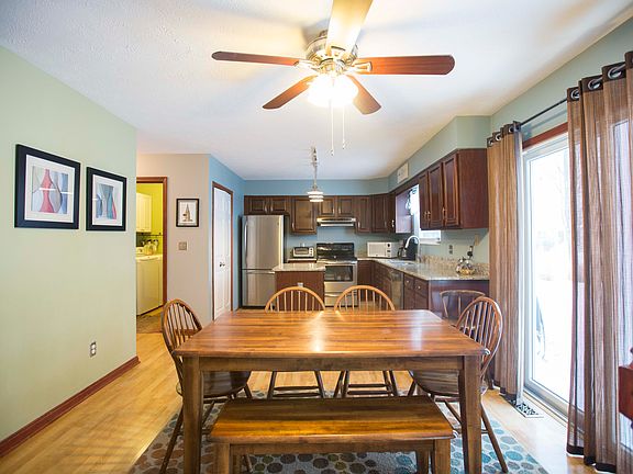 4th image of 10293 Merriam Ln