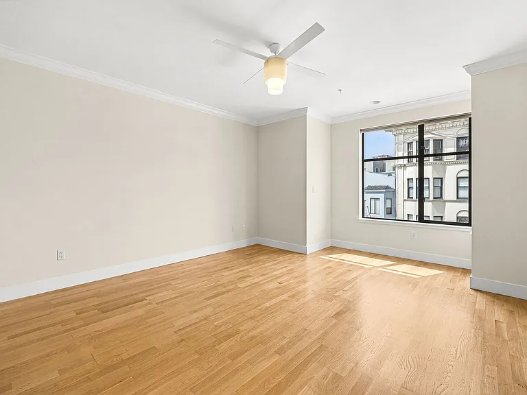 1081 Pine St #301 — Photo 11