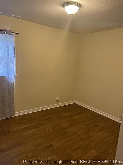 3 bed, 1.0 bath, 864 sqft, $1,300 — Photo 3