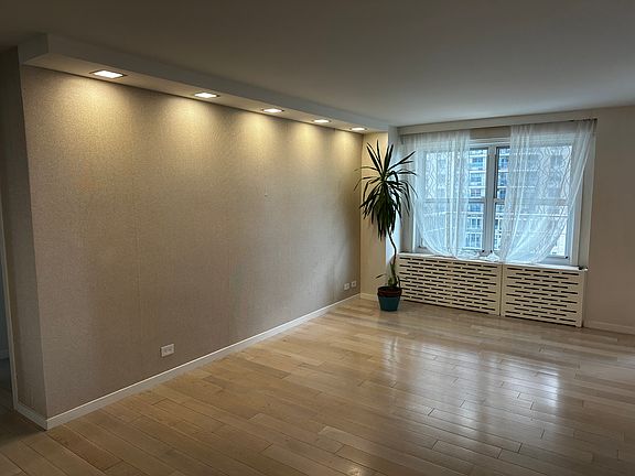 3rd image of 601 Surf Ave APT 6N