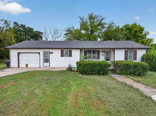 608 W Drennon St, Cole Camp, MO 65325