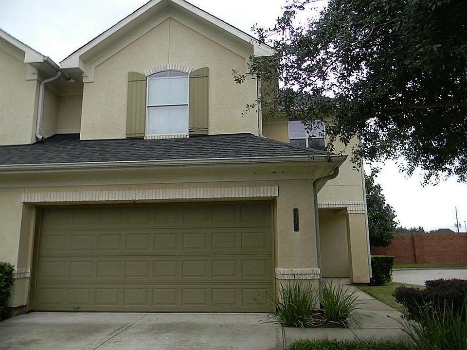 1st image of 4329 Lake Walk Ct