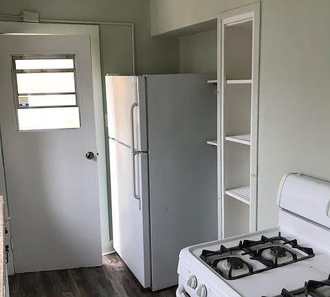 5th image of 1030 N Raymond Ave APT 12