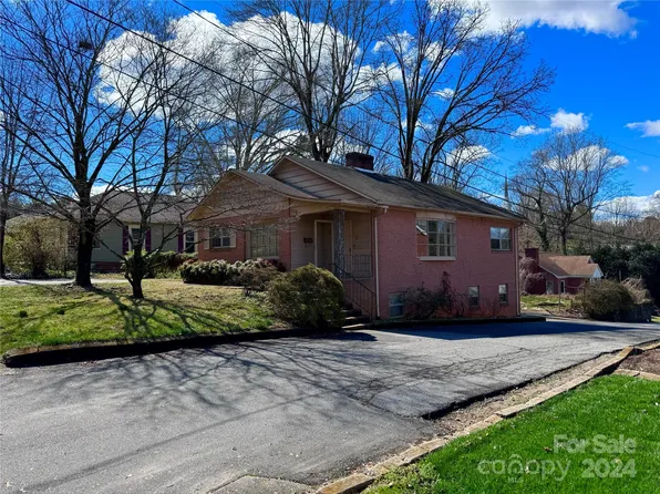 109 N Anderson St, Morganton, NC 28655