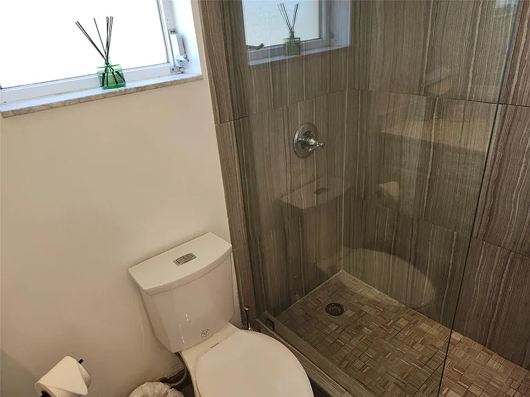301 Cambridge Rd #301 — Photo 18
