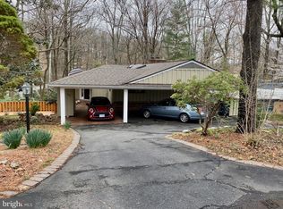 3800 Lakeview Ter, Falls Church, VA 22041