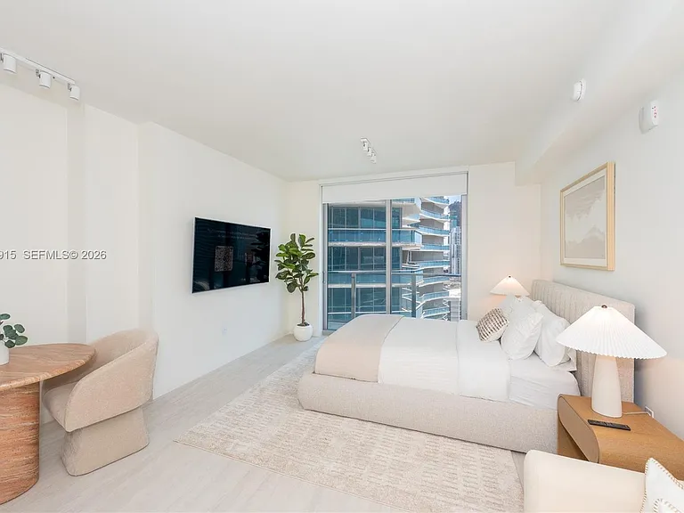 77 SE 5th St #3204 — Photo 7