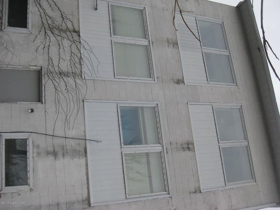 2nd image of 156 Prospect St