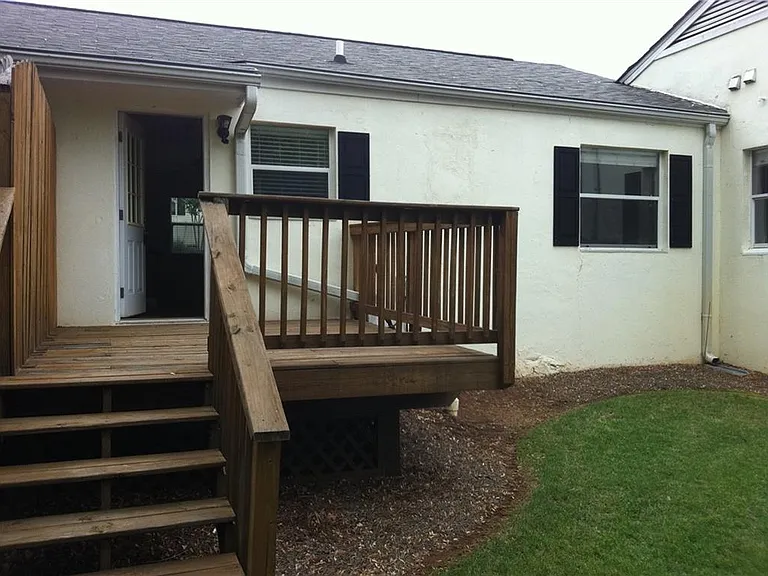 1581 Stone Gate Ln SE — Photo 7