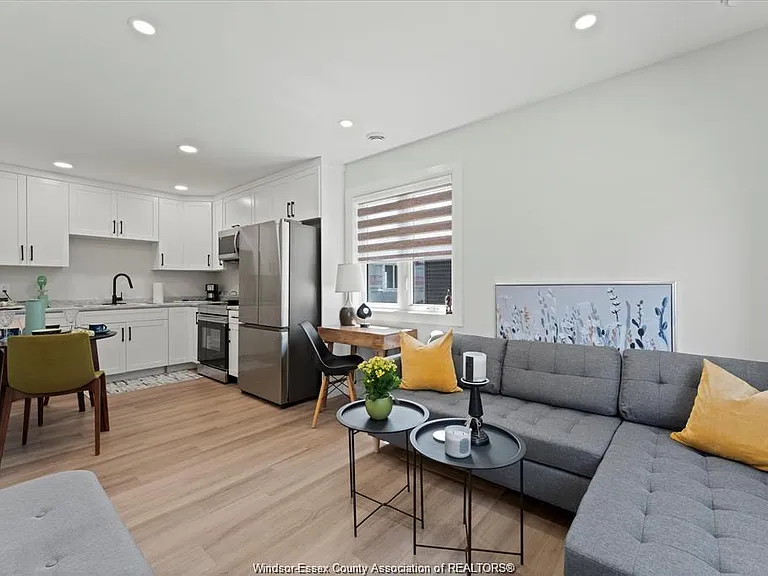 1849 Meighen Rd #3 — Photo 3