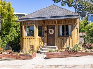 215 9th St, Pacific Grove, CA 93950