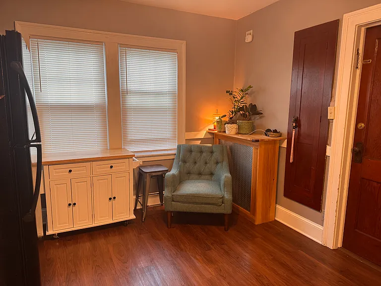 275 Whiting Ln — Photo 4