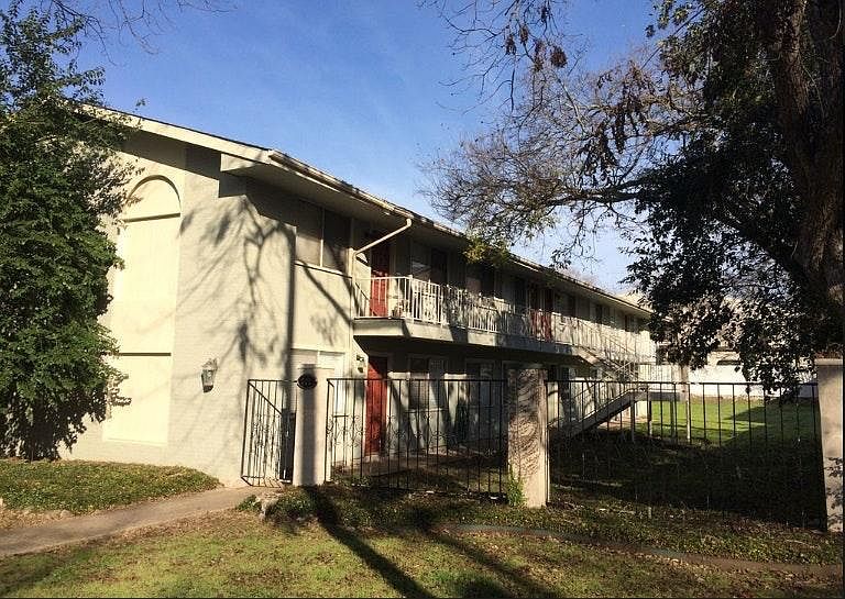 1st image of 201 Grove Pl APT 5