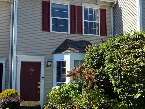 1952 Willings Ln, Hellertown, PA 18055