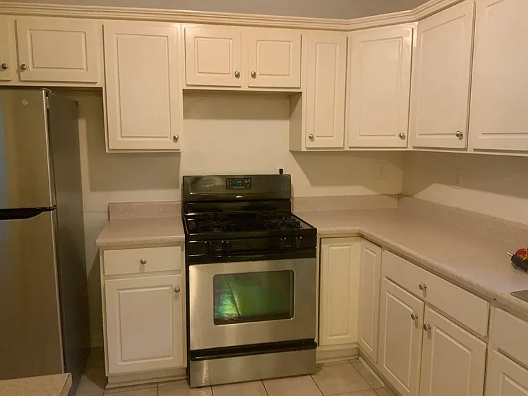 657 Home Ave SE — Photo 2