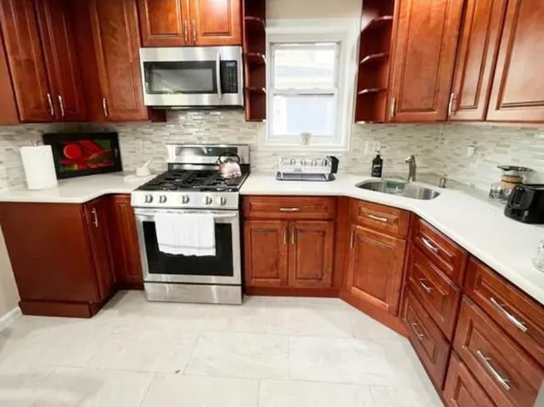 409 79th St Floor 2, North Bergen, NJ 07047
