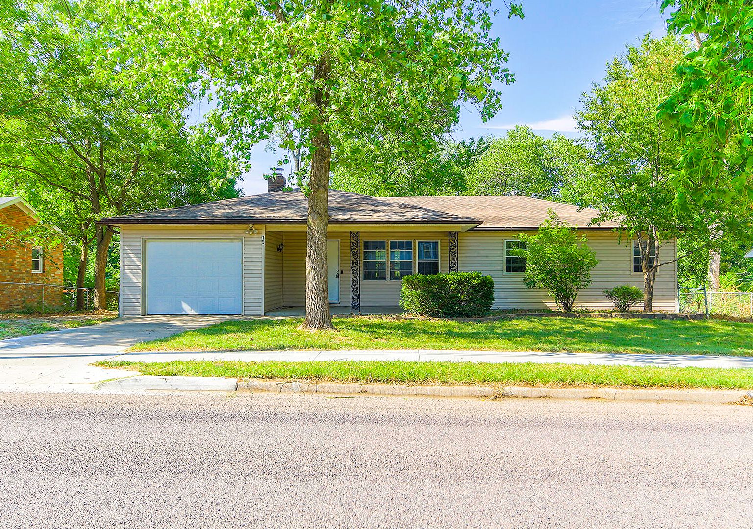 19 E Leslie Ln, Columbia, MO 65202 MLS 415116 Zillow