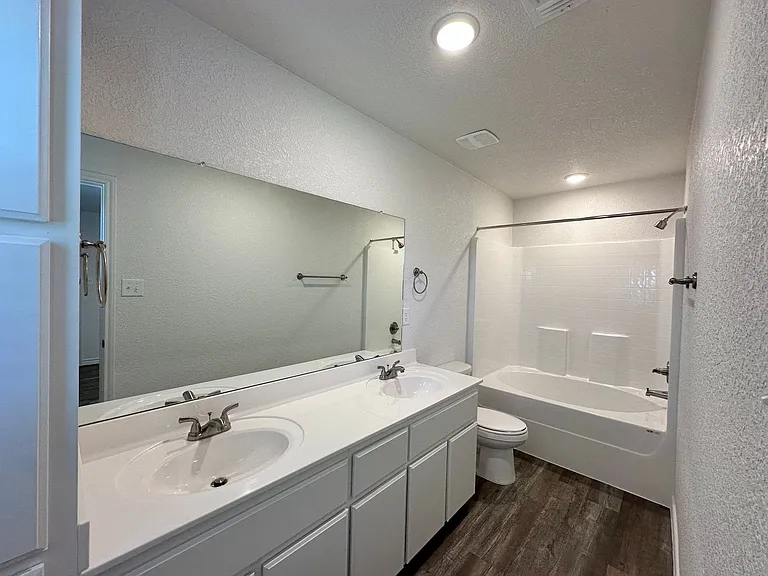 121 Dolphin Dr — Photo 25