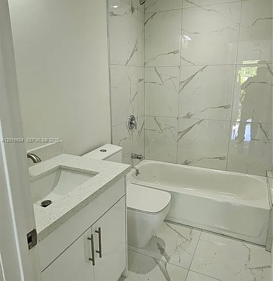 233 NW 3rd Ave #231 — Photo 10