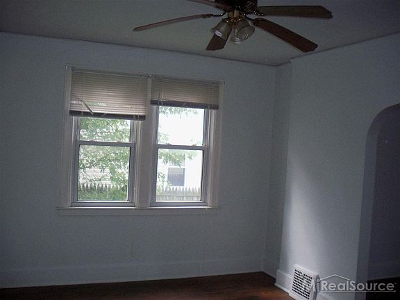 5th image of 26806 Waldorf St