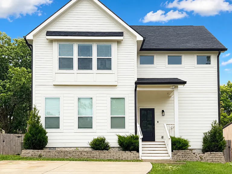 3828 E Ridge Dr — Photo 1