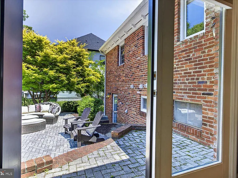 2212 Reddfield Dr — Photo 26