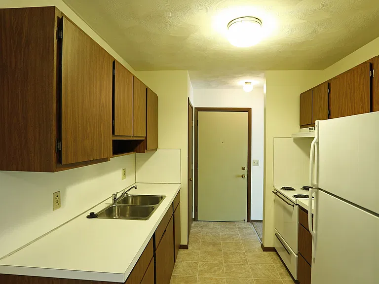 Oak Hill Apartments — Photo 12