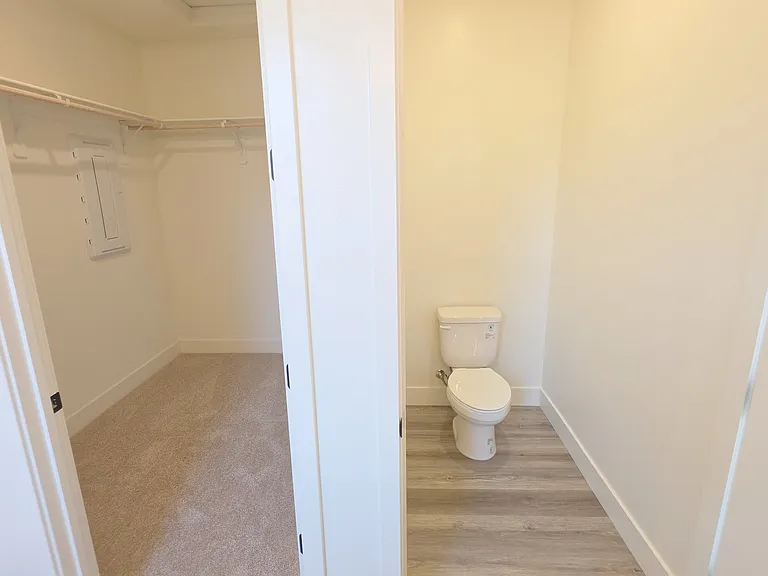 7408 Brenner Pass Way — Photo 24