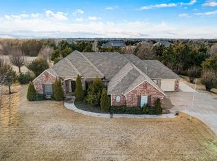 7181 Oakwood Creek Rd, Edmond, OK 73034