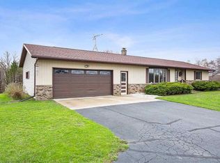 3181 Maple Grove School Rd, Oconto, WI 54153