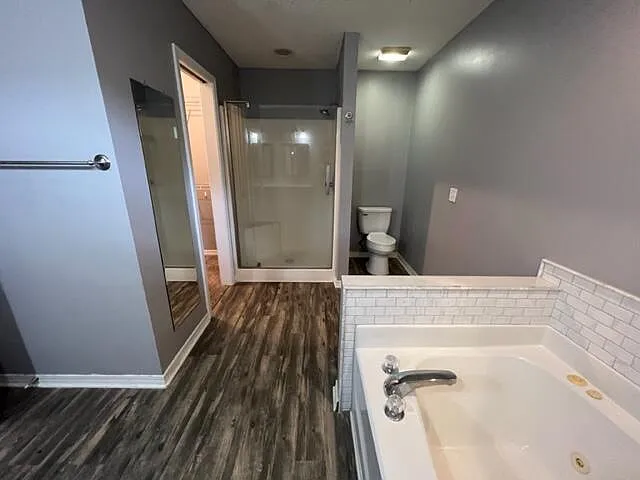 1175 Brompton Ct — Photo 2