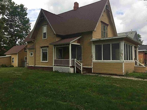 3rd image of 615 N Saginaw St